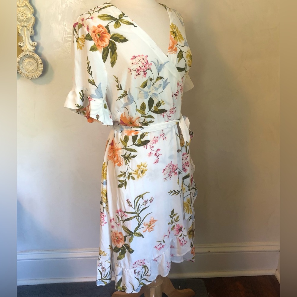 Loft Ivory wrap Dress w/ floral designs & ruffle short sleeves & hem Size 14 - Picture 3 of 15